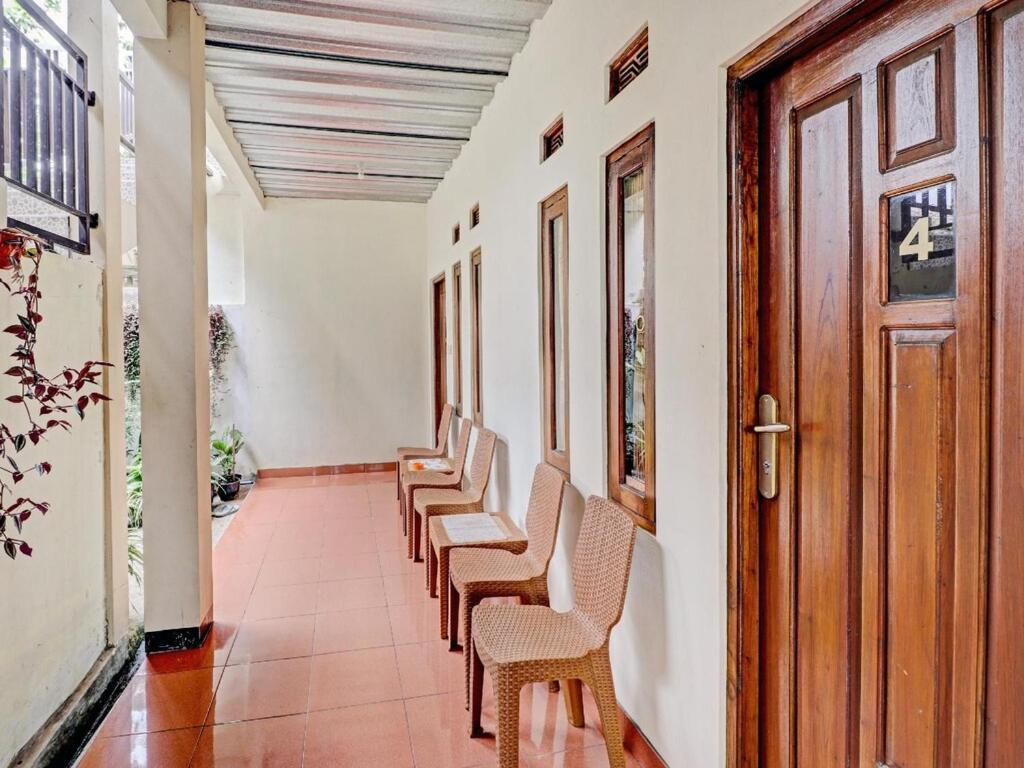 Adinda Homestay Lembang Exterior foto