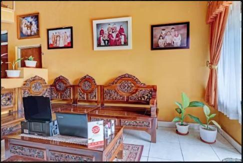 Adinda Homestay Lembang Exterior foto